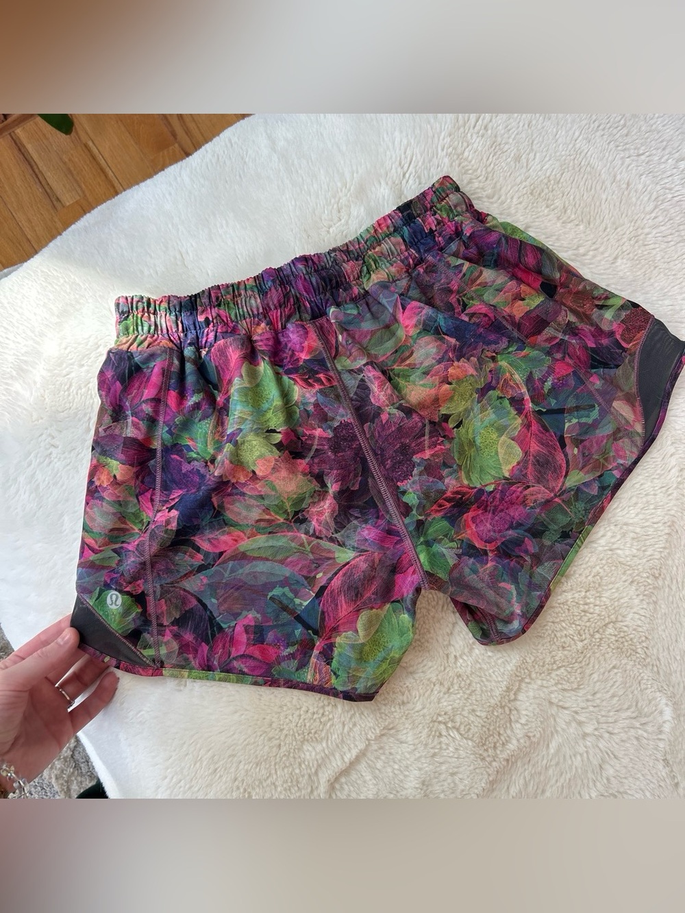 Lululemon Hotty Hot Floral Tone Multi Print Athletic Shorts Size 6